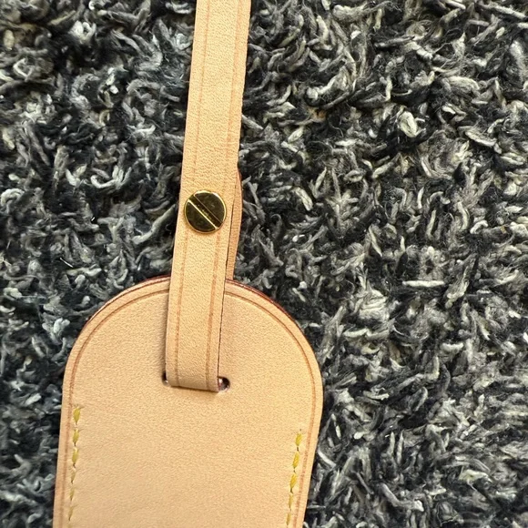 Louis Vuitton Beige Luggage Tag - Picture 5 of 9